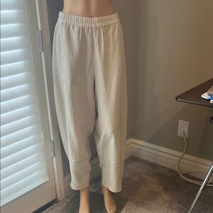 Max Studio Cream Barrel Pants S
